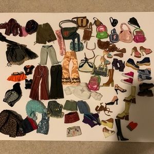 COPY - Bratz clothes/shoes